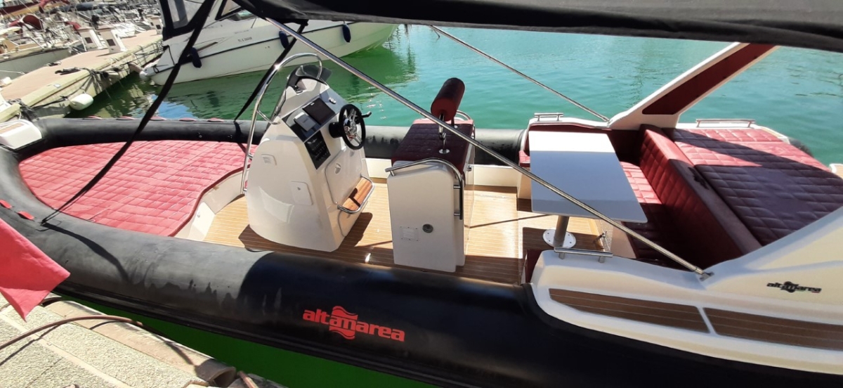SEMI-RIGIDE ALTAMAREA WAVE 27 " 250 cv