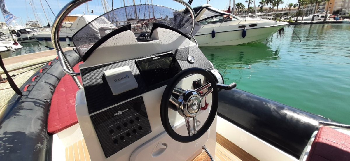 SEMI-RIGIDE ALTAMAREA WAVE 27 " 250 cv